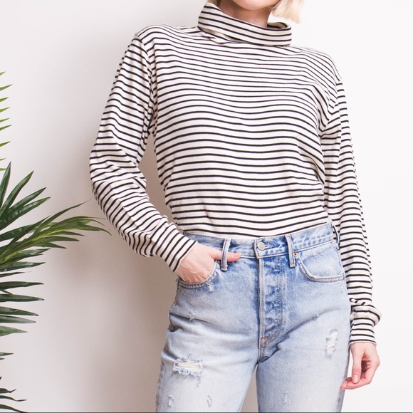 ❌SOLD❌Vintage 90s black + white striped turtleneck - Picture 2 of 8